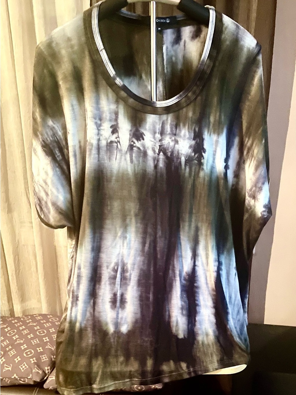 Relaxed Tie-Dye Short Sleeve Tunic in White, Gray and Black.